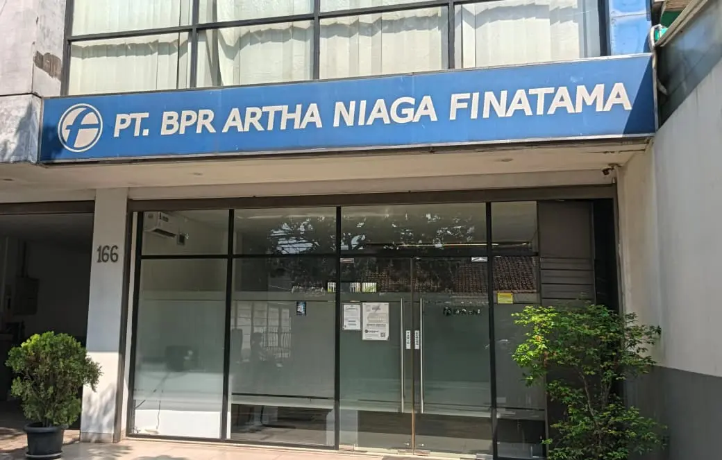 Pintu Masuk Kantor